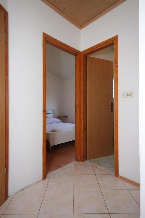 Apartments By The Sea Luka, Dugi Otok - 8182 Luka  エクステリア 写真
